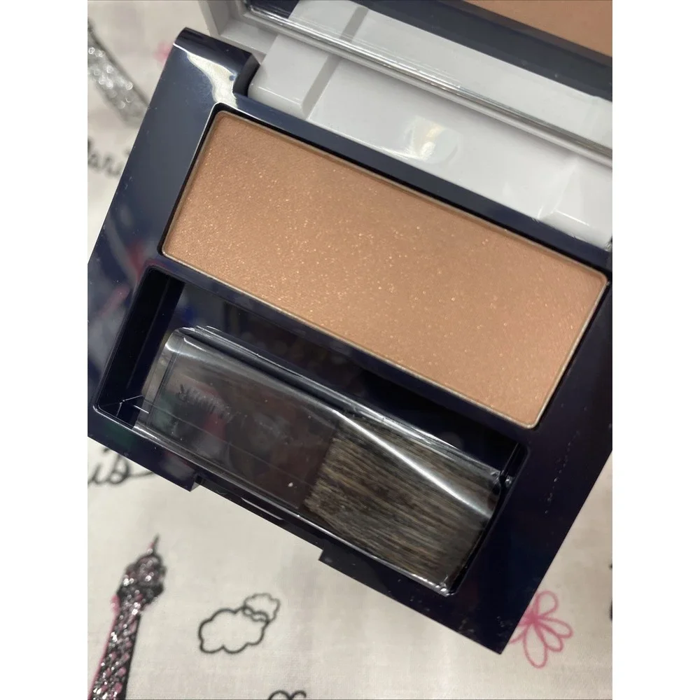 Estée Lauder Bronze Goddess Powder Bronzer compact. Color 02 Medium